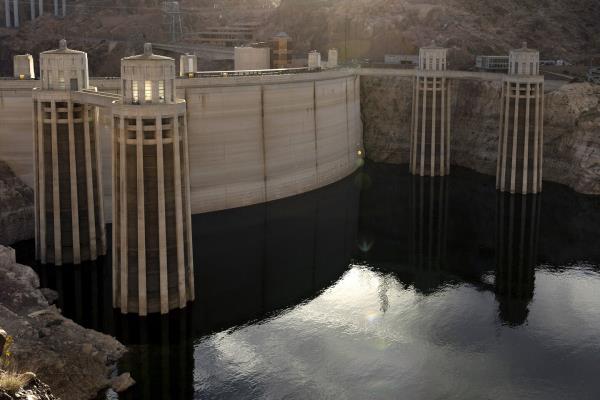 科罗拉多河谈判接近达成协议，加州、亚利桑那州和内华达州同意节约用水