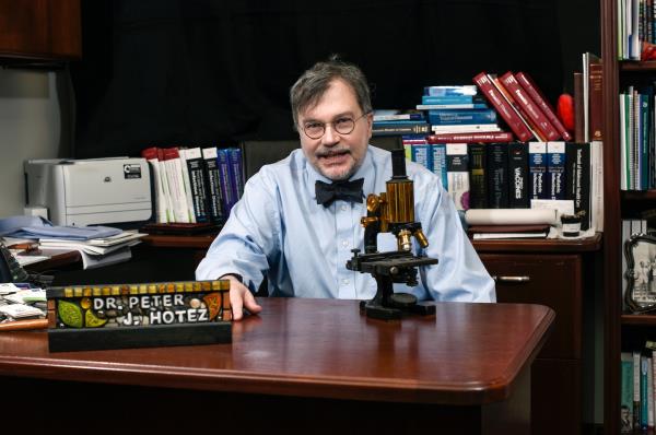 疫苗专家Peter Hotez谈到了错误信息、自闭症等问题